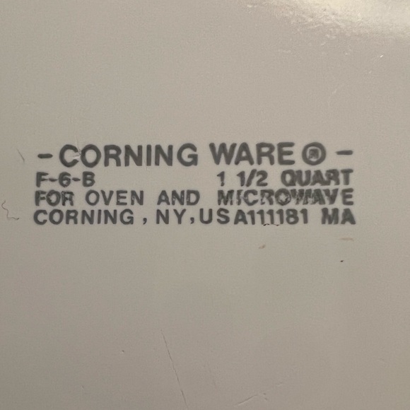Corning Ware 1 1/2 Quart - Picture 7 of 8
